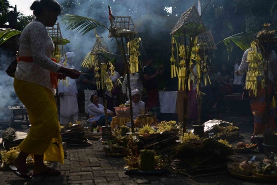 Kekhusyukan umat Hindu dalam ritual Tawur Agung Kesanga