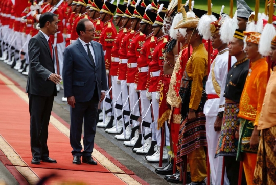Keragaman budaya Indonesia sambut Presiden Prancis di Istana