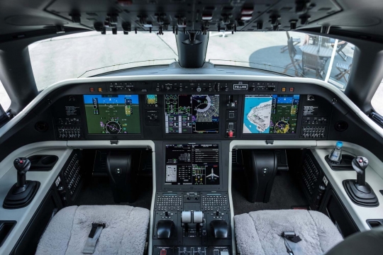 Melihat mewahnya interior jet pribadi Embraer Legacy 500