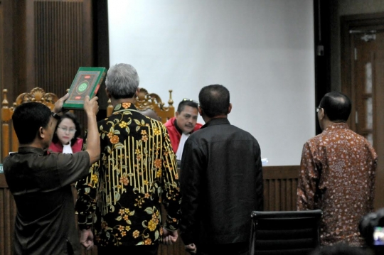 Agus DW Martowardojo dan Ganjar Pranowo bersaksi di sidang e-KTP