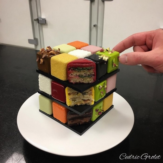 Warna-warni cantik cake rubik meriahkan Instagram
