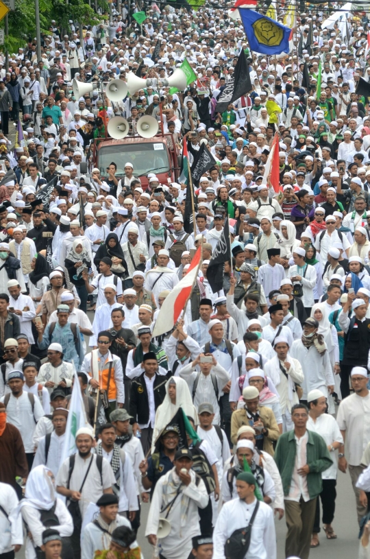 Penampakan lautan massa aksi 313 banjiri Ibu Kota