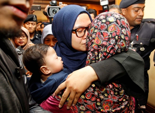 Tangis haru warga Malaysia yang ditahan Korut usai dibebaskan