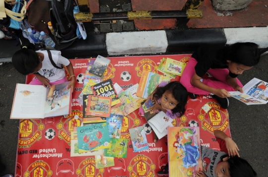 Aksi pengumpulan buku bekas untuk 100 desa terpelosok di HI