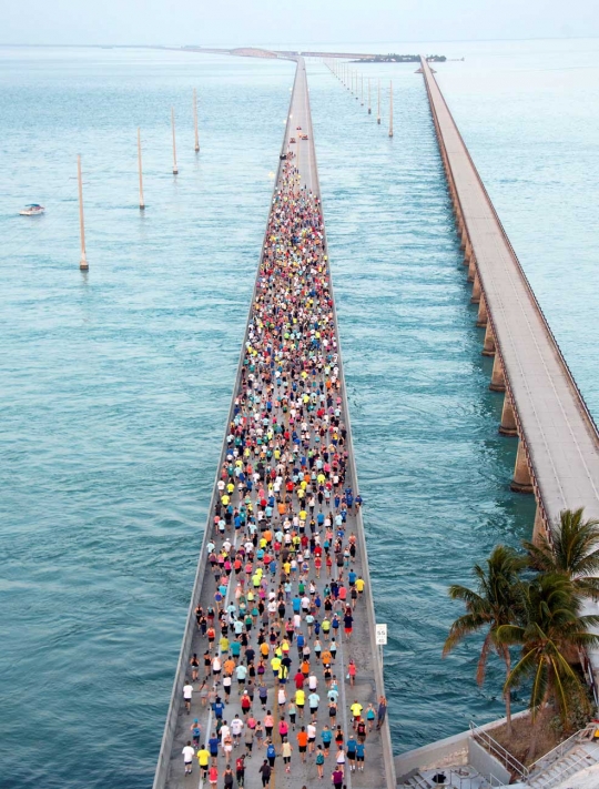 1.500 Pelari bersaing dalam maraton melintasi 42 jembatan di Florida