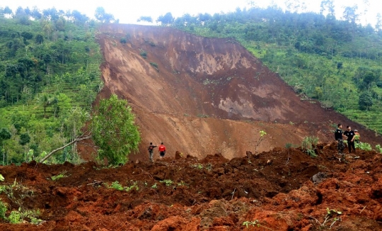 Kerusakan parah akibat bencana longsor melanda Ponorogo
