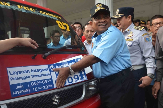 Penumpang setia Transjakarta kini bisa naik angkot KWK gratis