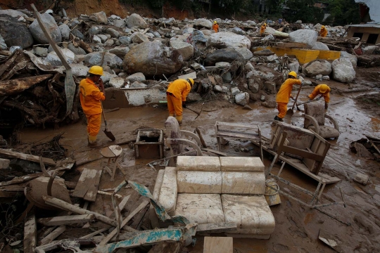 Pencarian ratusan warga Kolombia tertimbun tanah longsor