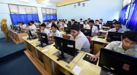 Keseriusan siswa SMK 1 Serpong laksanakan UNBK