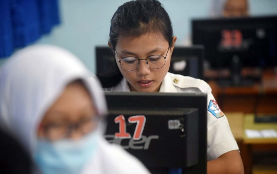 Keseriusan siswa SMK 1 Serpong laksanakan UNBK