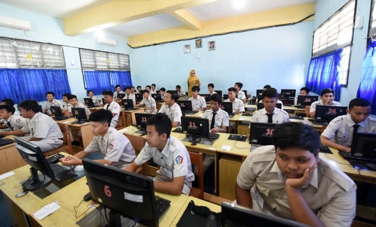 Keseriusan siswa SMK 1 Serpong laksanakan UNBK