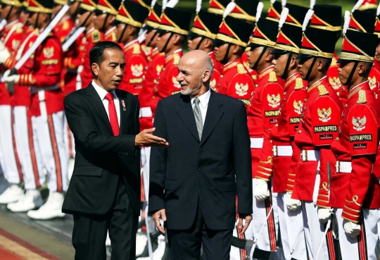 Keakraban Jokowi sambut kunjungan bersejarah Presiden Afghanistan