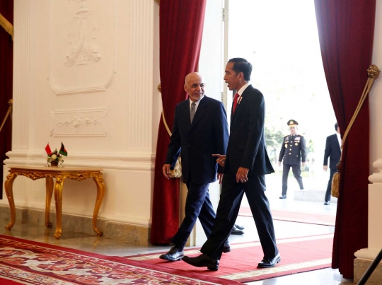 Keakraban Jokowi sambut kunjungan bersejarah Presiden Afghanistan