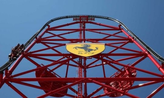 Menantang adrenalin dengan roller coaster Ferrari tercepat di Eropa