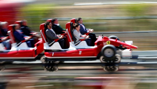 Menantang adrenalin dengan roller coaster Ferrari tercepat di Eropa