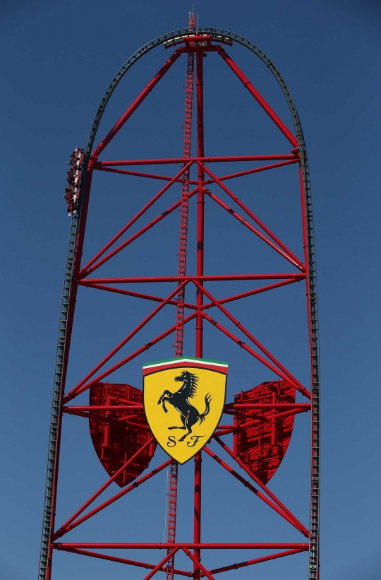 Menantang adrenalin dengan roller coaster Ferrari tercepat di Eropa