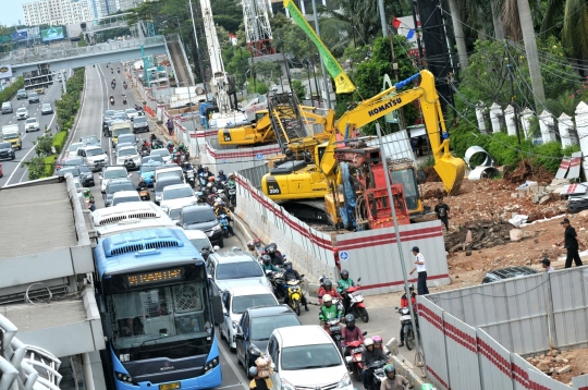 Proyek LRT perparah kemacetan di sepanjang Jalan MT Haryono