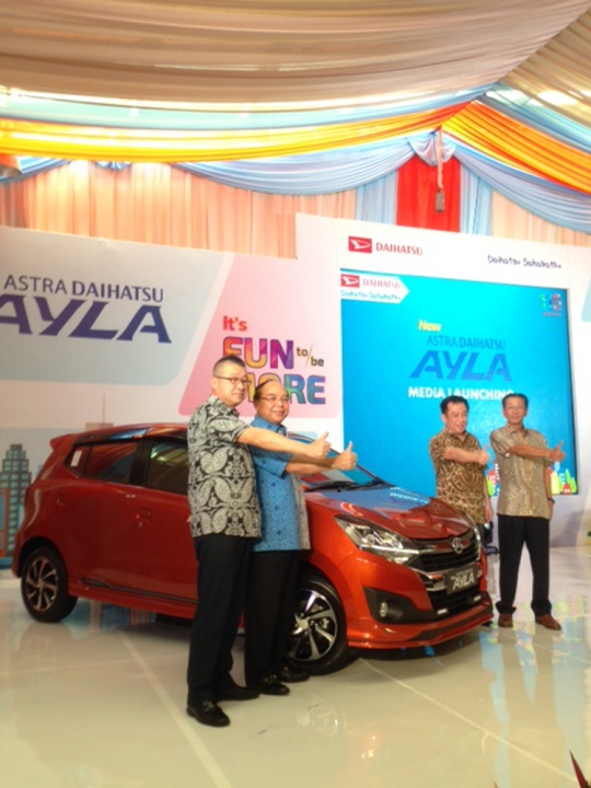 Penampakan anyar New Daihatsu Ayla 2017, lebih kece lebih sporty!