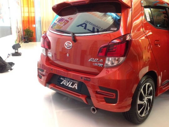 Penampakan anyar New Daihatsu Ayla 2017, lebih kece lebih sporty!