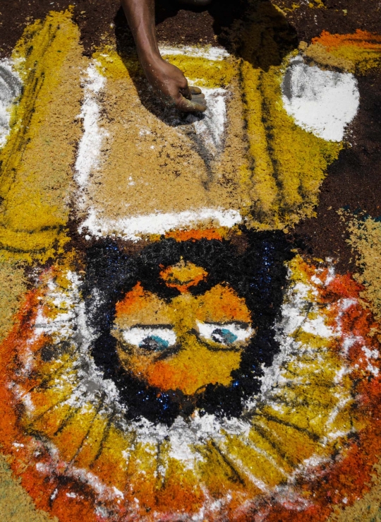 Kontes melukis Yesus dengan serbuk kayu