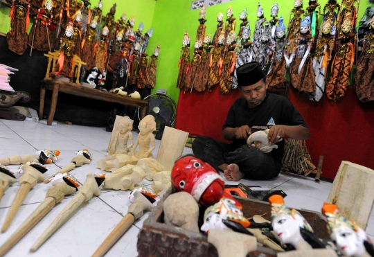 Mengunjungi perajin wayang golek yang masih bertahan di Bogor