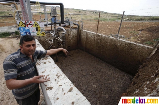 Foto Keren peternakan di Palestina produksi listrik Foto Keren peternakan di Palestina produksi listrik