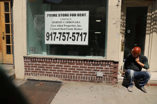 Nasib pertokoan di New York gulung tikar akibat online shop