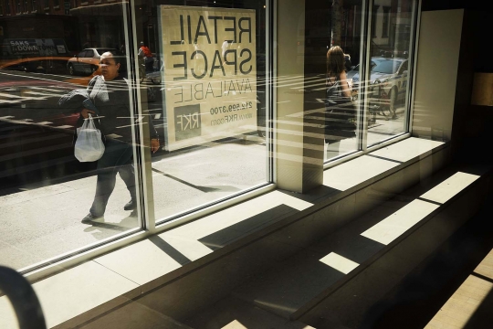 Nasib pertokoan di New York gulung tikar akibat online shop