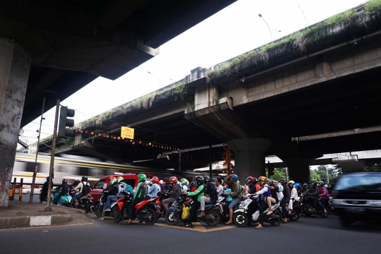 Perlintasan KA yang jadi biang macet di Tanjung Barat akan ditutup