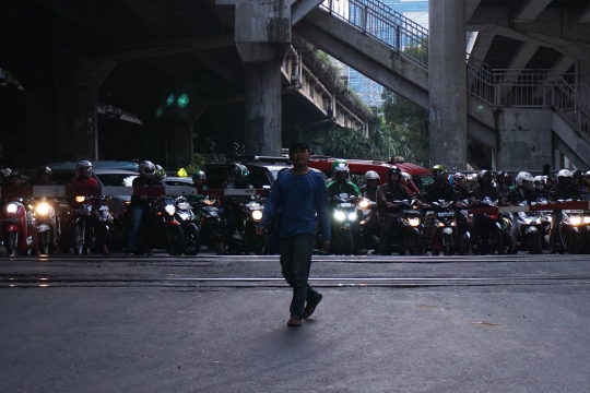 Perlintasan KA yang jadi biang macet di Tanjung Barat akan ditutup