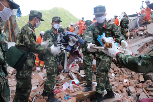 Tanah longsor robohkan apartemen di China, 3 orang tewas