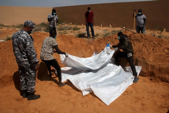 Melihat kuburan massal imigran gelap di Libya