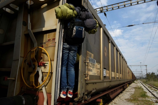 Kesengsaraan imigran bertahan hidup di gerbong kereta terbengkalai