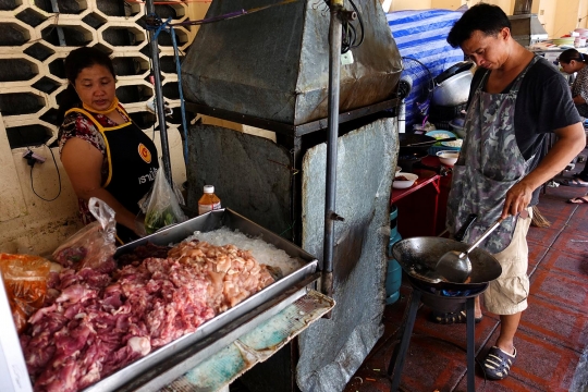 Menikmati kelezatan wisata kuliner murah di jalanan Bangkok