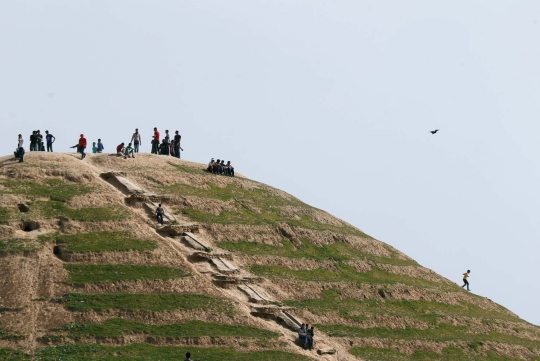 Liburan sederhana di kota konflik