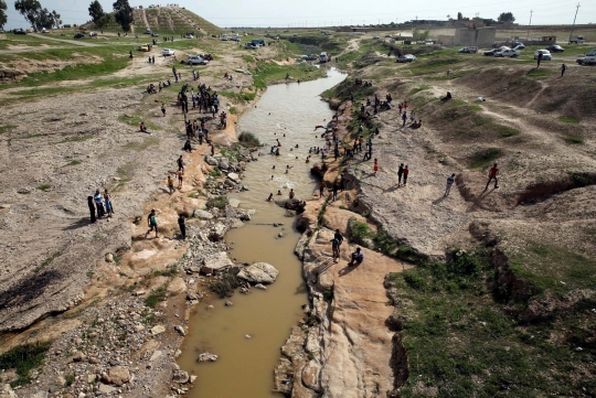 Liburan sederhana di kota konflik
