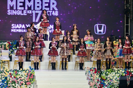 Melihat serunya ceremony kelulusan Jessica Veranda dan Pemilu JKT48