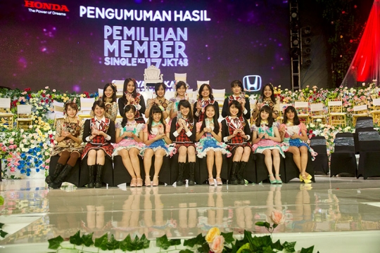 Melihat serunya ceremony kelulusan Jessica Veranda dan Pemilu JKT48