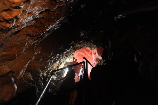 Melihat keindahan Gua Simenteng di Bogor