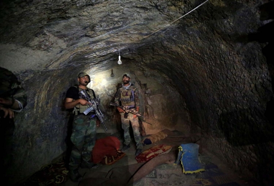 Menyusuri gua persembunyian ISIS di Afghanistan