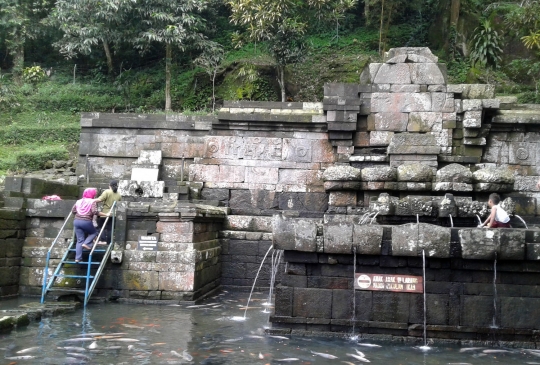 Mengunjungi pemandian Jolotundo, mata air terbaik setelah zamzam