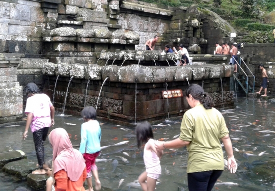 Mengunjungi pemandian Jolotundo, mata air terbaik setelah zamzam