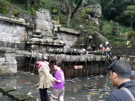 Mengunjungi pemandian Jolotundo, mata air terbaik setelah zamzam