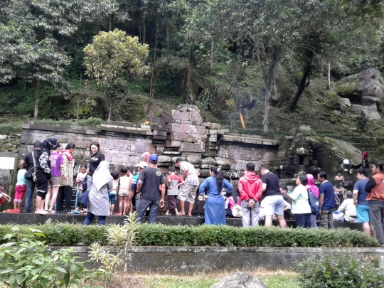 Mengunjungi pemandian Jolotundo, mata air terbaik setelah zamzam