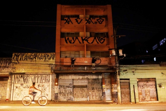 Aksi nekat para seniman jalanan Kota Sao Paulo