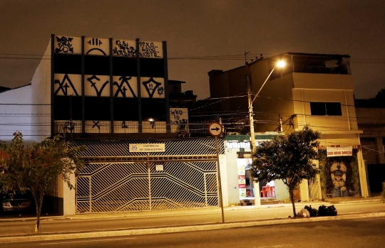 Aksi nekat para seniman jalanan Kota Sao Paulo