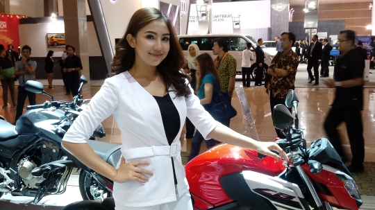 Pesona bidadari-bidadari cantik di panggung IIMS 2017