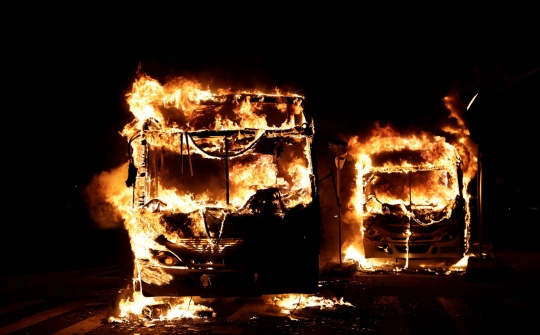 Memanasnya demo di Brasil, bis dibakar dan mesin atm dirusak