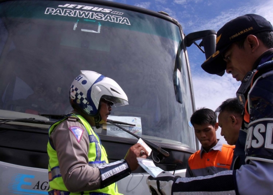 Antisipasi kecelakaan, Polres Bogor razia bus menuju Puncak