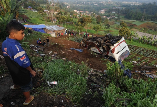 Penampakan kecelakaan maut yang tewaskan 12 orang di Cianjur